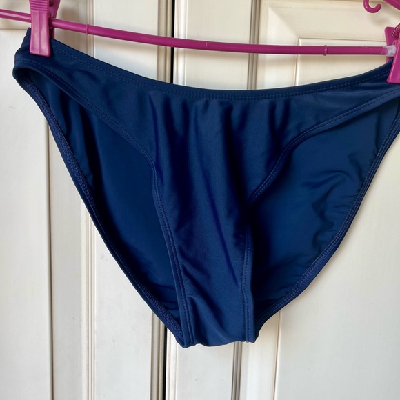 Tommy Hilfiger bikini circa 2000s. Excellent condition. Size 10. - Picture 2 of 7